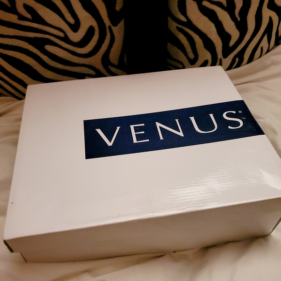 Shoes - Picture 3 of 9